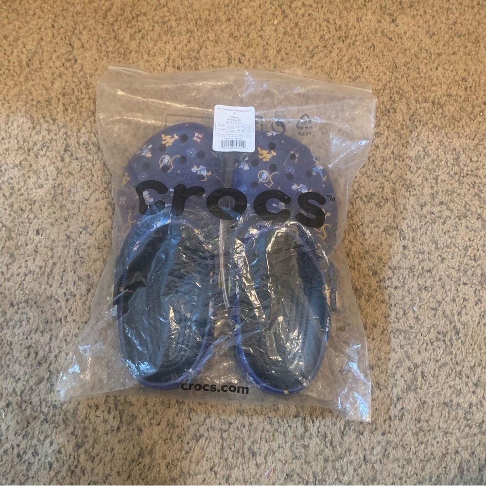 SOLD! NEW Disney 50th anniversary celebration crocs with original packaging - Picture 12 of 12